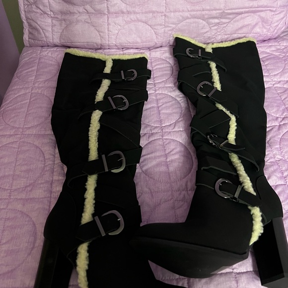 Blk suede boots - Picture 3 of 4